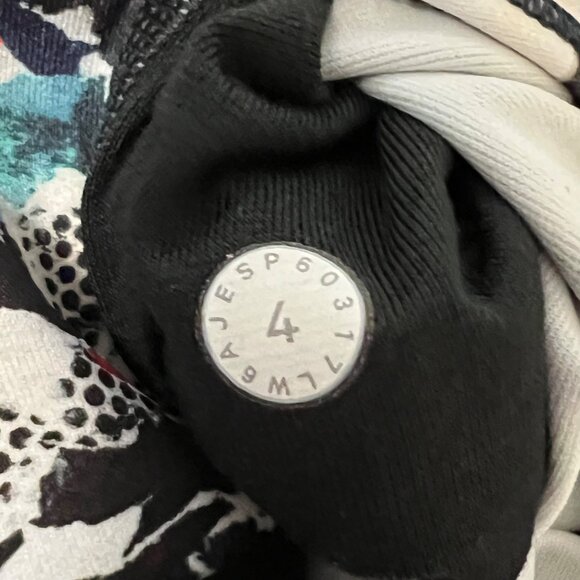 Lululemon Womens Wunder Under Hi Rise 1/2 Tight Culture Clash Multi Black size 4 - Picture 10 of 11